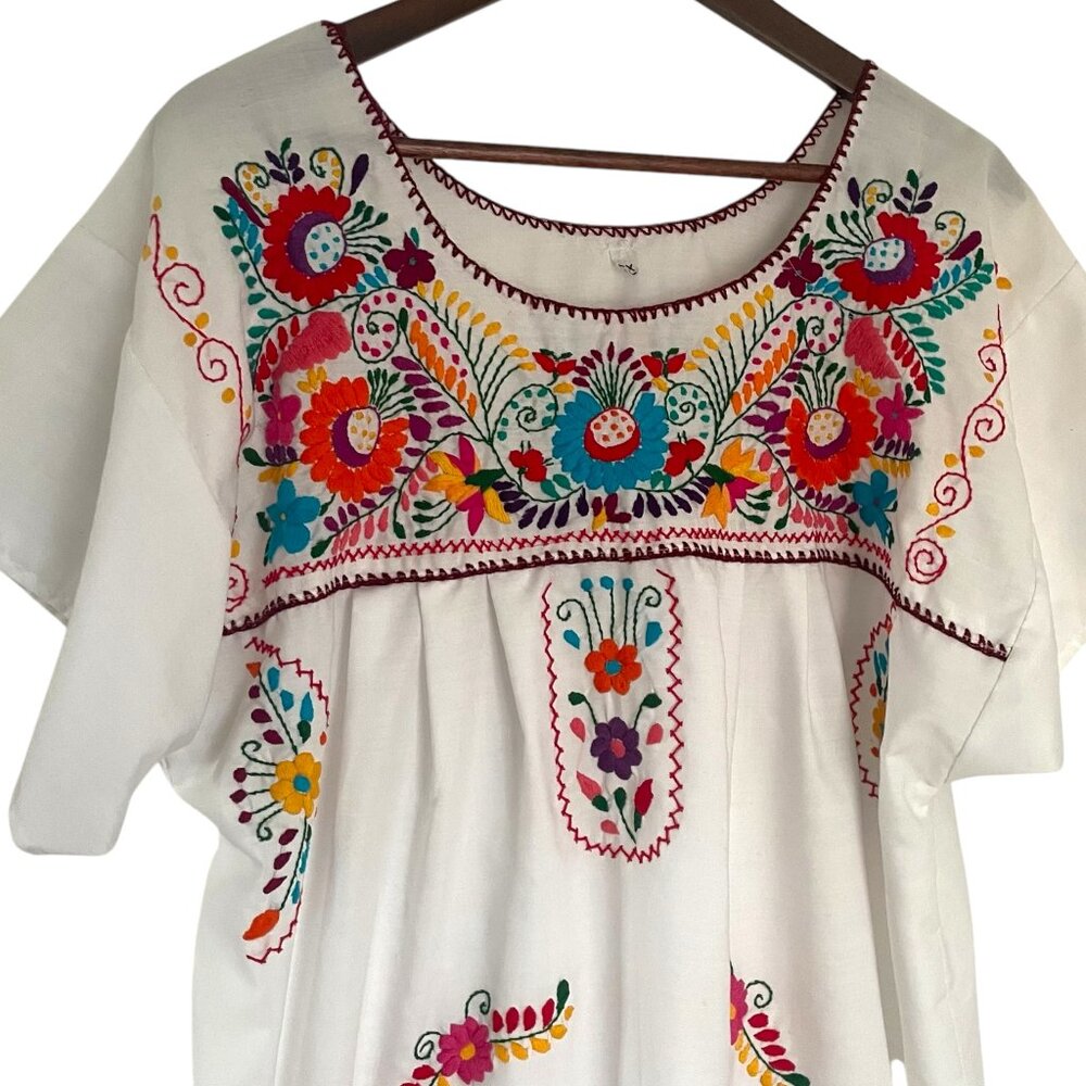 Vintage Mexican Midi Shift Dress XL White Floral Hand Embroidered Caftan